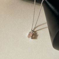 Four-Prong Necklace in 18K White Gold